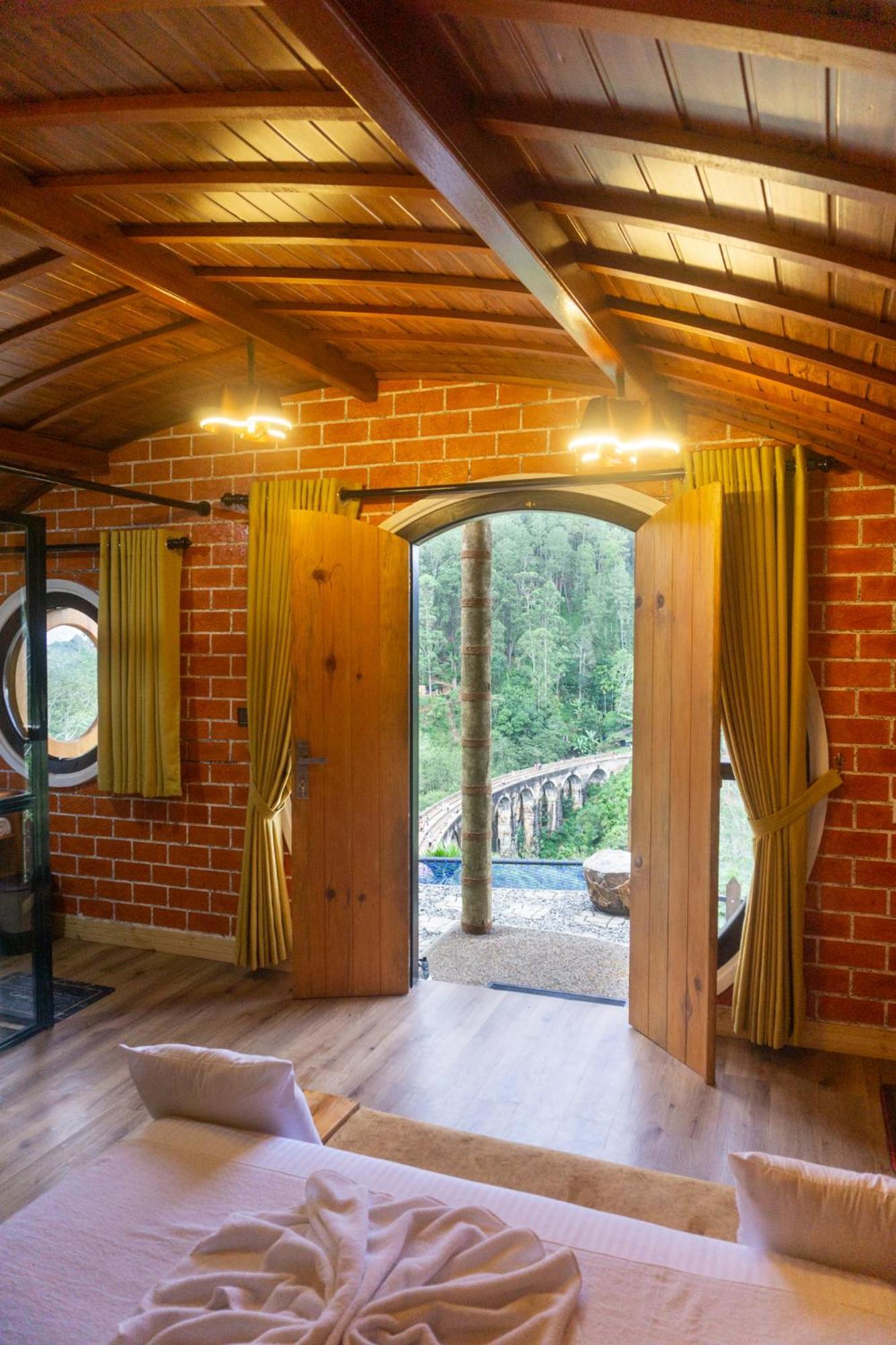 Hobbit Hole Hideaway Bed & Breakfast Ella Bagian luar foto