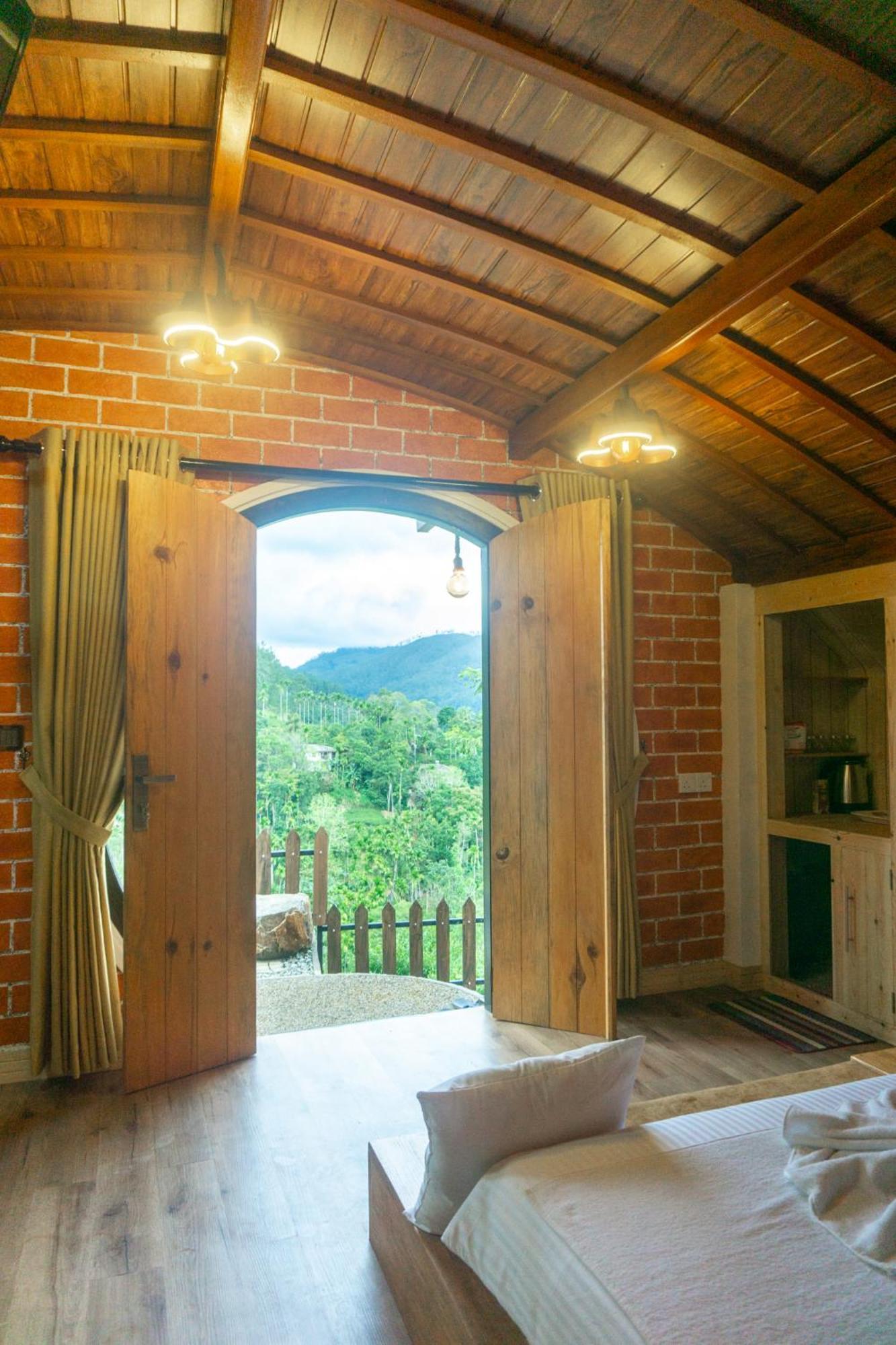 Hobbit Hole Hideaway Bed & Breakfast Ella Bagian luar foto