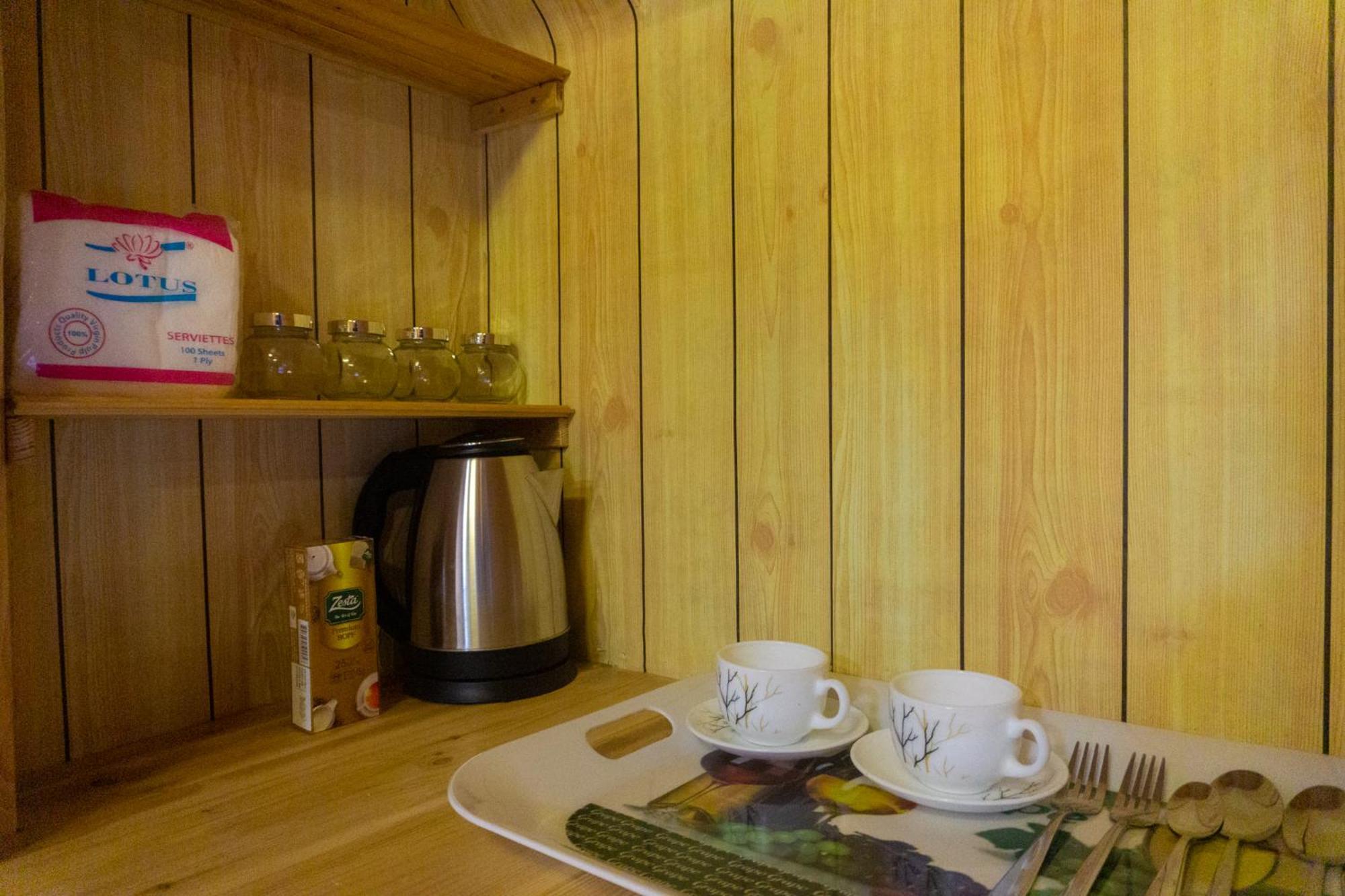 Hobbit Hole Hideaway Bed & Breakfast Ella Bagian luar foto
