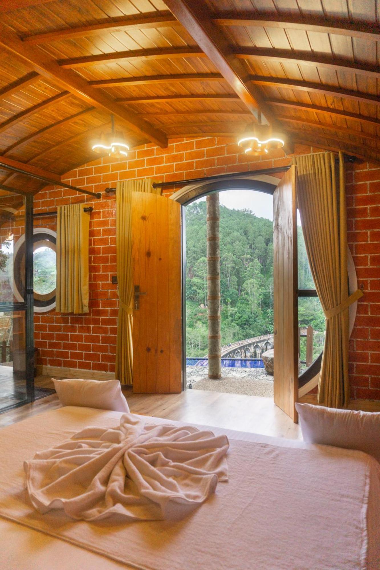 Hobbit Hole Hideaway Bed & Breakfast Ella Bagian luar foto