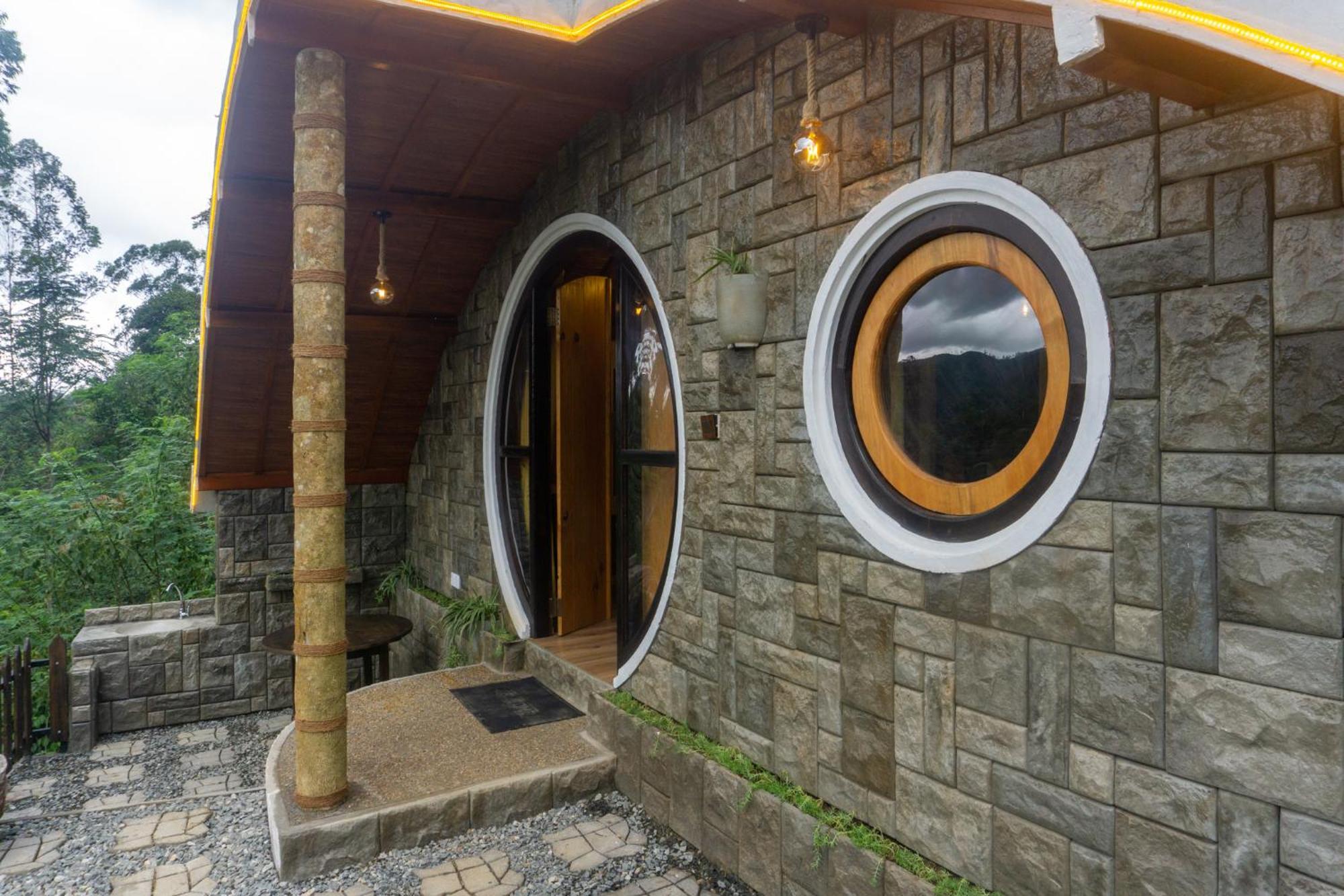 Hobbit Hole Hideaway Bed & Breakfast Ella Bagian luar foto