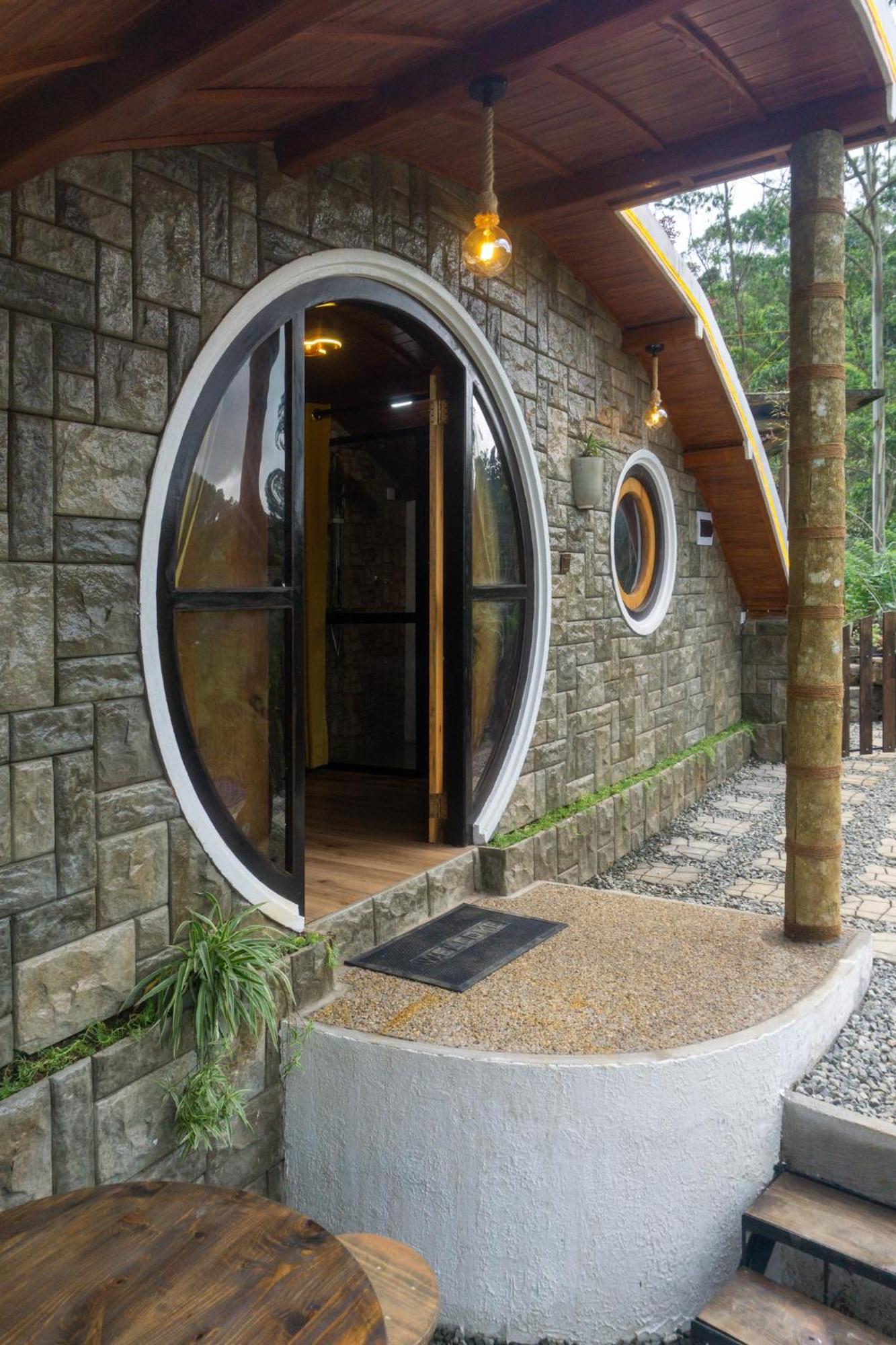 Hobbit Hole Hideaway Bed & Breakfast Ella Bagian luar foto