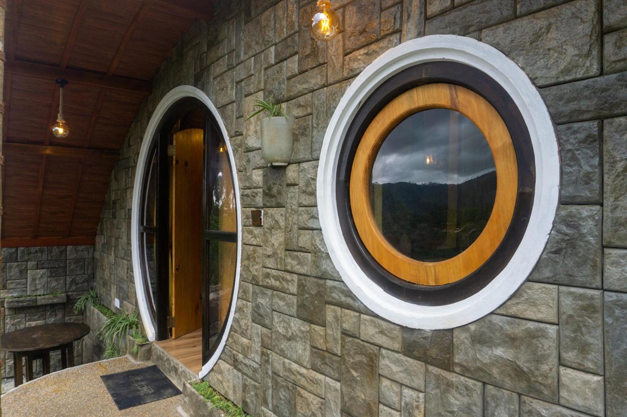 Hobbit Hole Hideaway Bed & Breakfast Ella Bagian luar foto