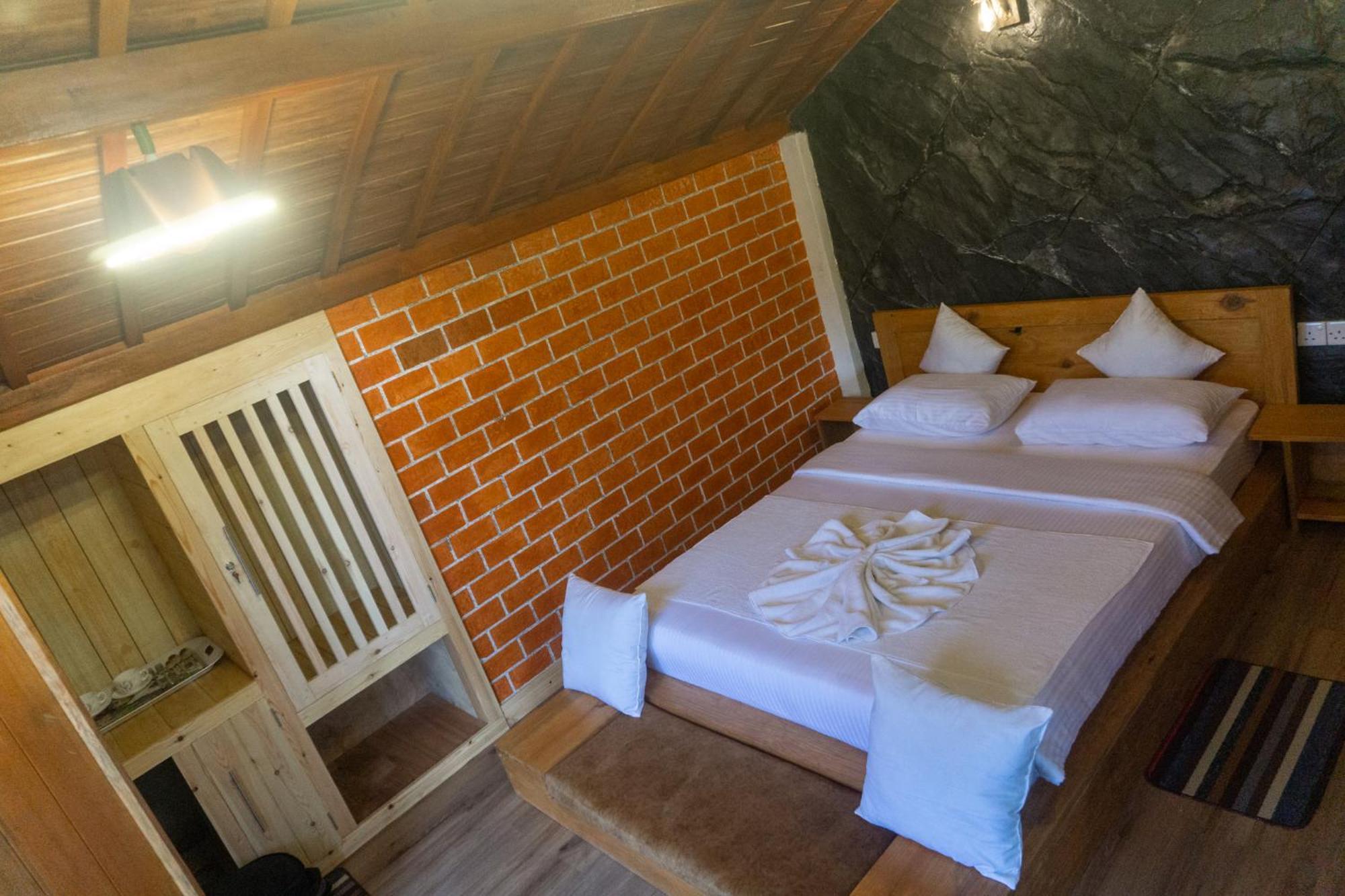 Hobbit Hole Hideaway Bed & Breakfast Ella Bagian luar foto