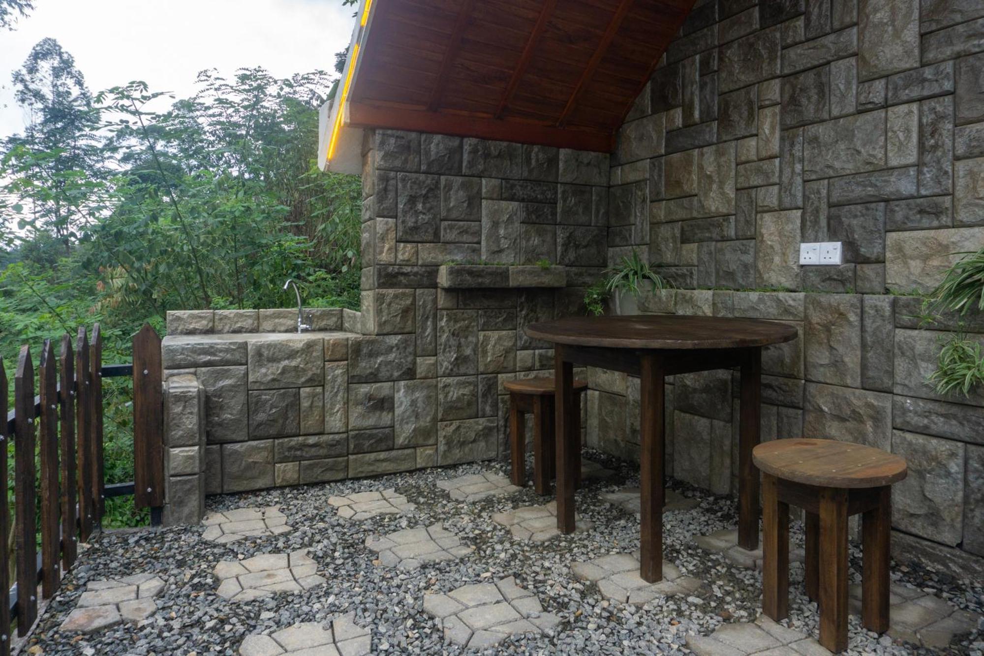 Hobbit Hole Hideaway Bed & Breakfast Ella Bagian luar foto