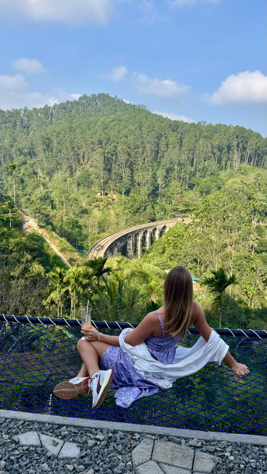 Hobbit Hole Hideaway Bed & Breakfast Ella Bagian luar foto